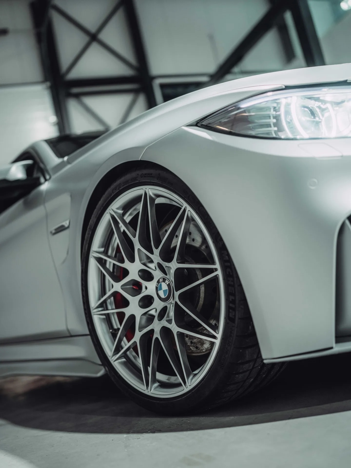 “Swiss spec” BMW M4 in 3M Satin White Aluminium door Verhagen Exclusive