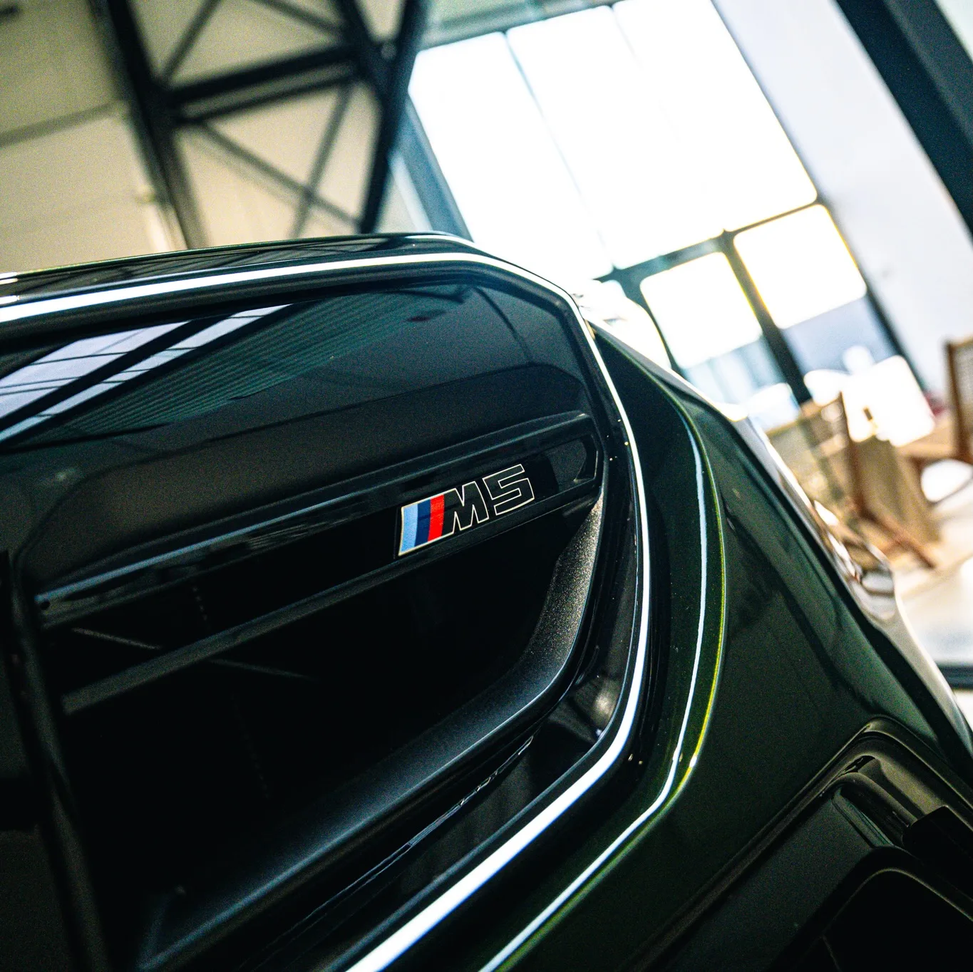 BMW M5 Touring in Individual San Remo Green met Full Front PPF en keramische coating